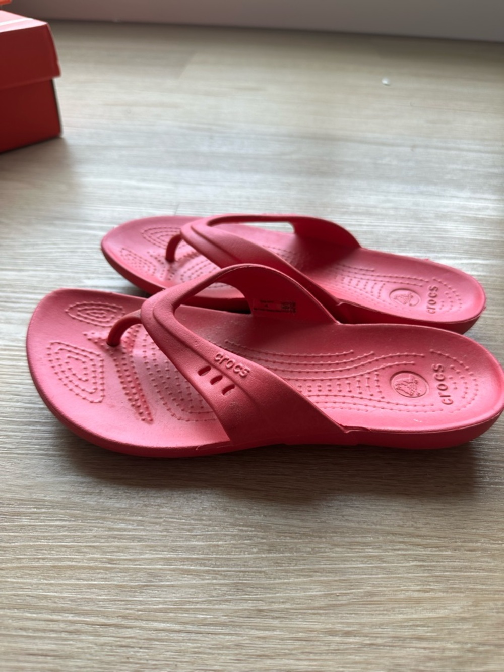 CROCS Coral Pink Thong Flip Flops